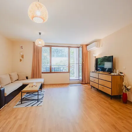Family Garden In Complex Iglika With Available Parking Апартаменти *