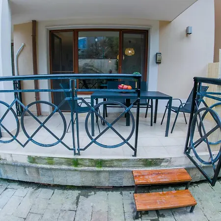 Family Garden In Complex Iglika With Available Parking Апартаменти